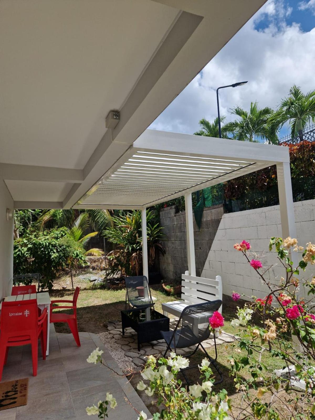 F2 Rez De Jardin Carbet Apartment Le Carbet Luaran gambar